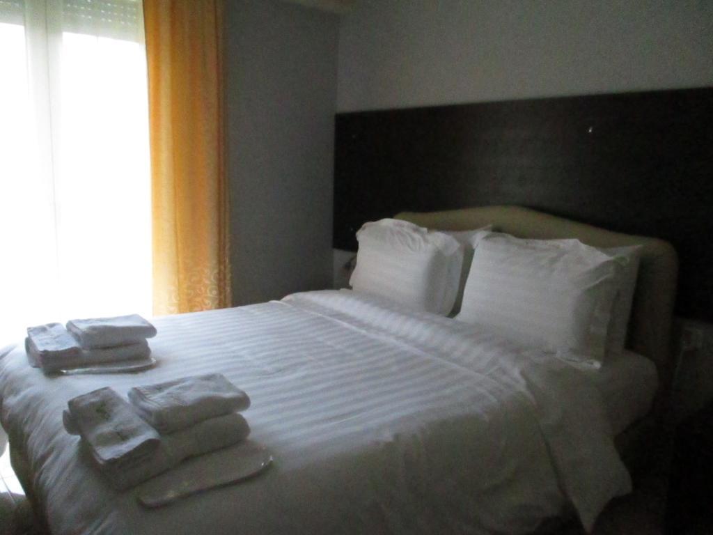 Kyknos De Luxe Suites & Rooms Kastoria Zimmer foto